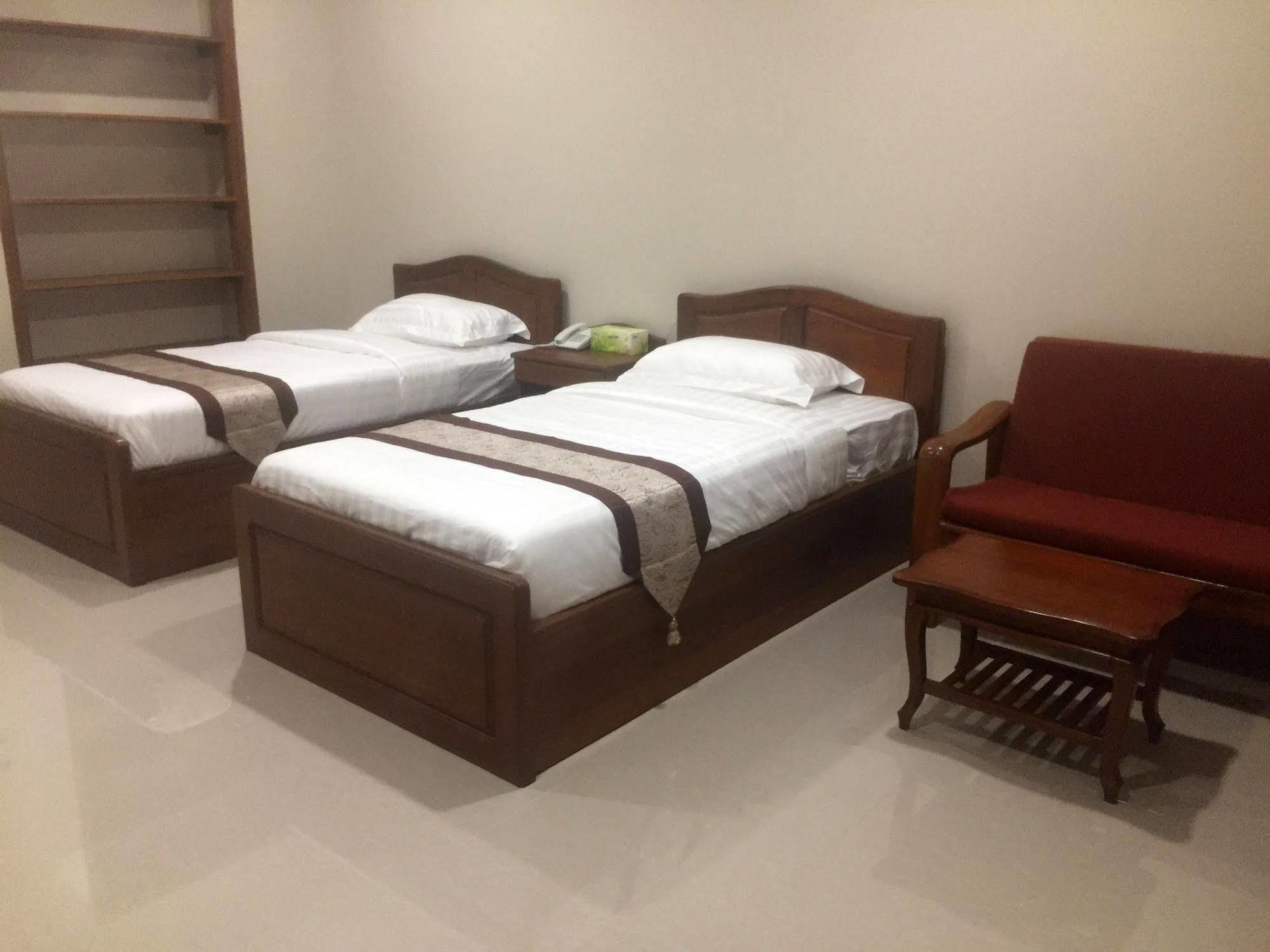 Ruby Garden Hotel Yangon Luaran gambar